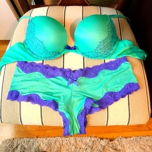 Victoria's Secred bra set size 34B